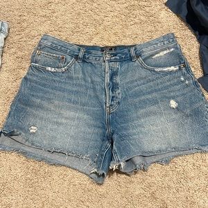 Abercrombie & Fitch High Rise 4” Short